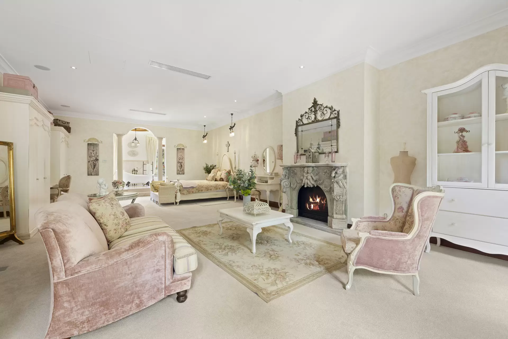 25 Glenn Vista Place, Chevallum Sold by Queensland Sotheby's International Realty - image 1