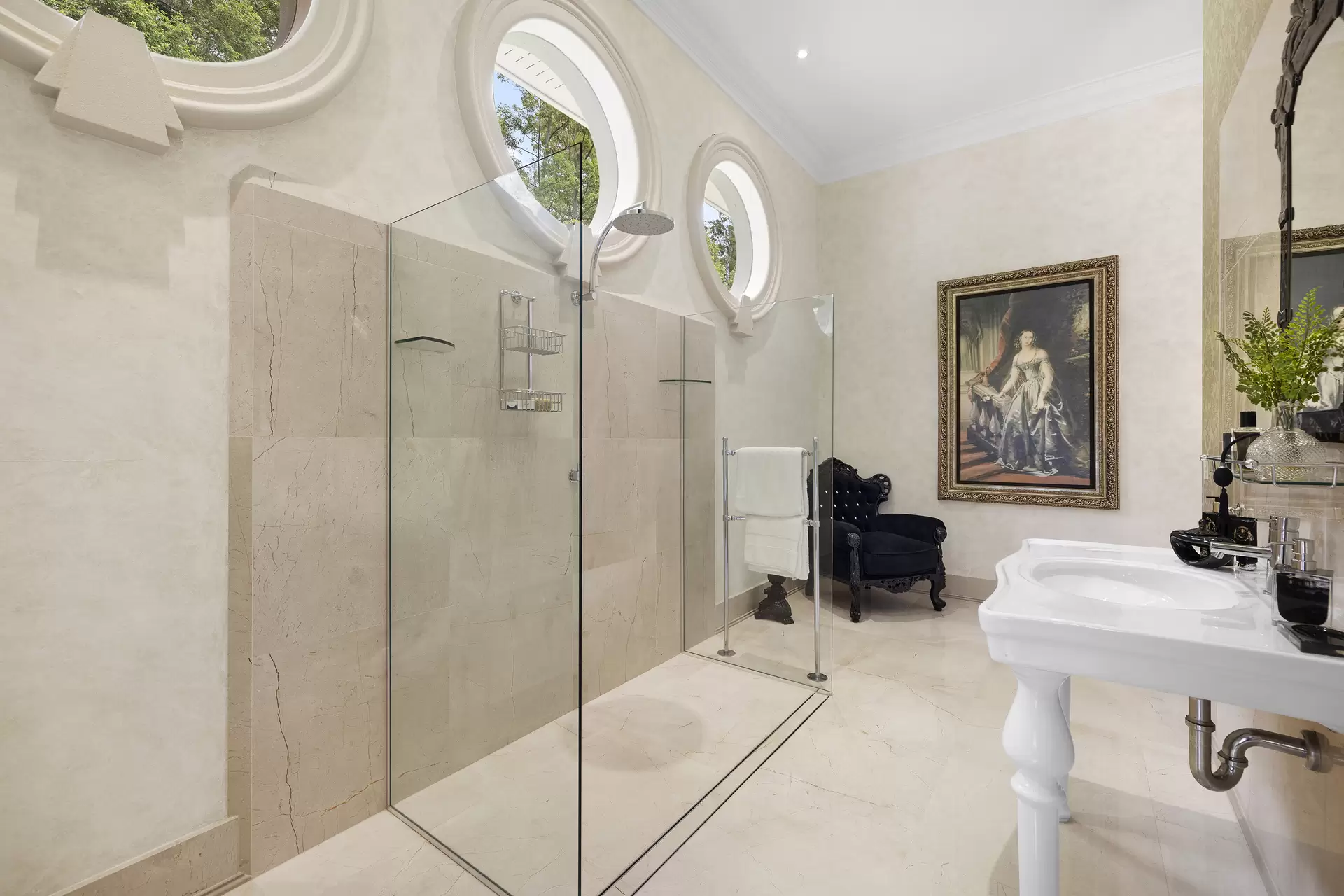 25 Glenn Vista Place, Chevallum Sold by Queensland Sotheby's International Realty - image 1