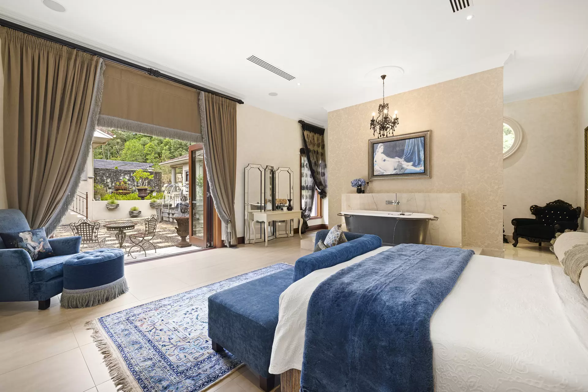 25 Glenn Vista Place, Chevallum Sold by Queensland Sotheby's International Realty - image 1