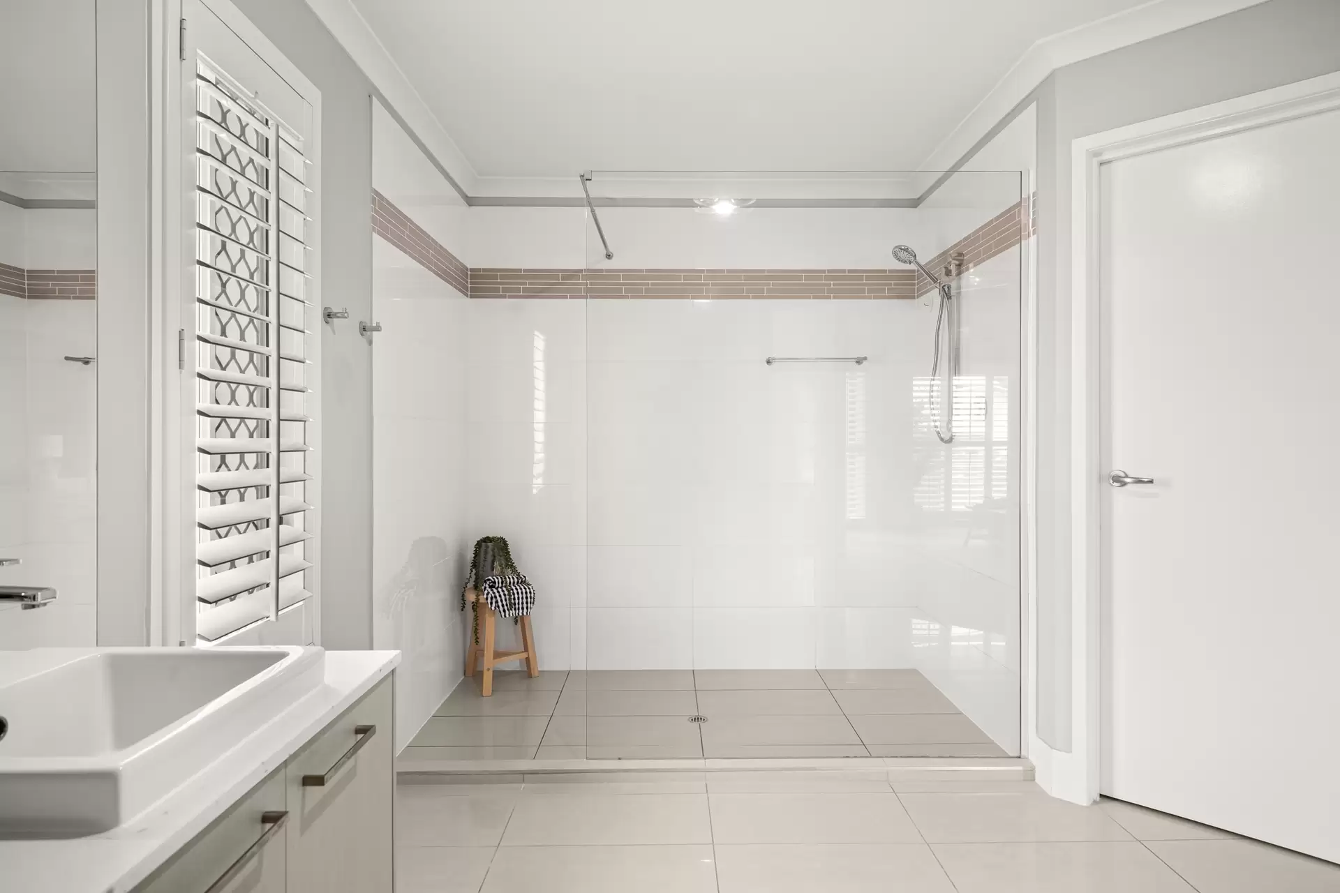 41 Gumdale Street, Wakerley Sold by Queensland Sotheby's International Realty - image 1