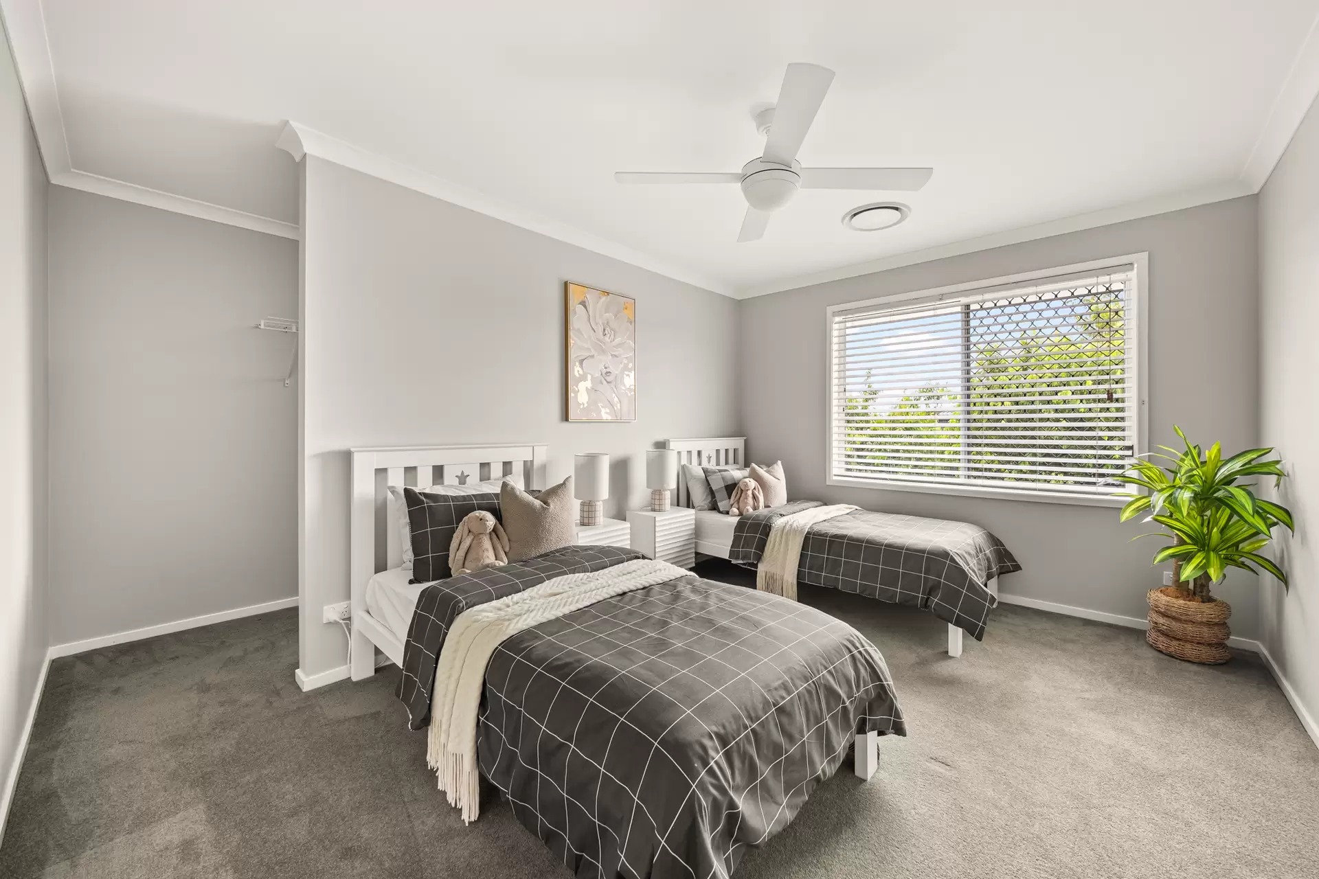 41 Gumdale Street, Wakerley Sold by Queensland Sotheby's International Realty - image 1