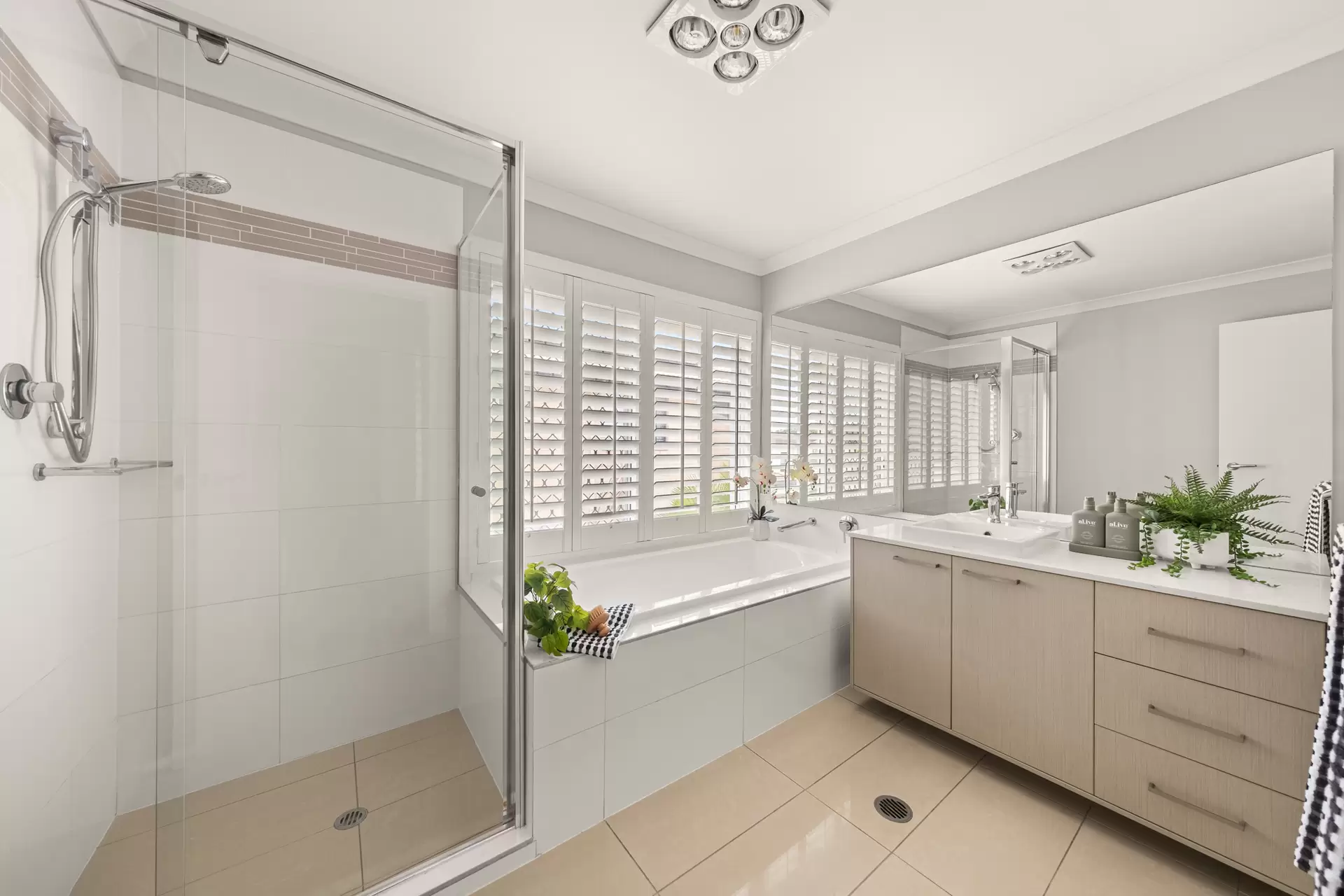 41 Gumdale Street, Wakerley Sold by Queensland Sotheby's International Realty - image 1