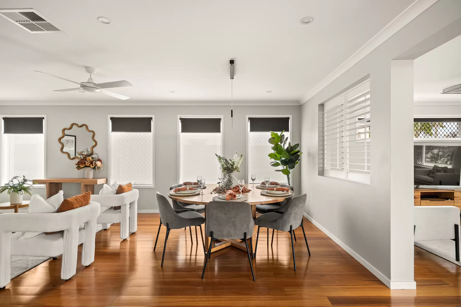 41 Gumdale Street, Wakerley Sold by  - image 1