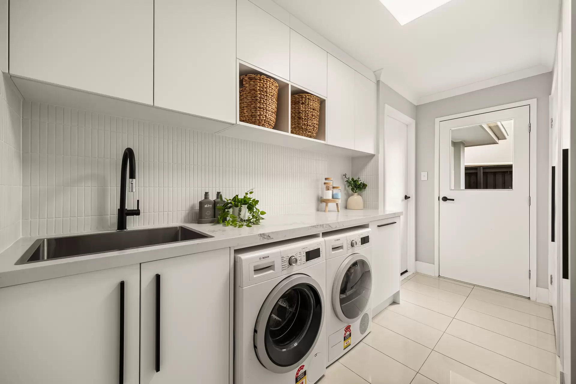 41 Gumdale Street, Wakerley Sold by Queensland Sotheby's International Realty - image 1