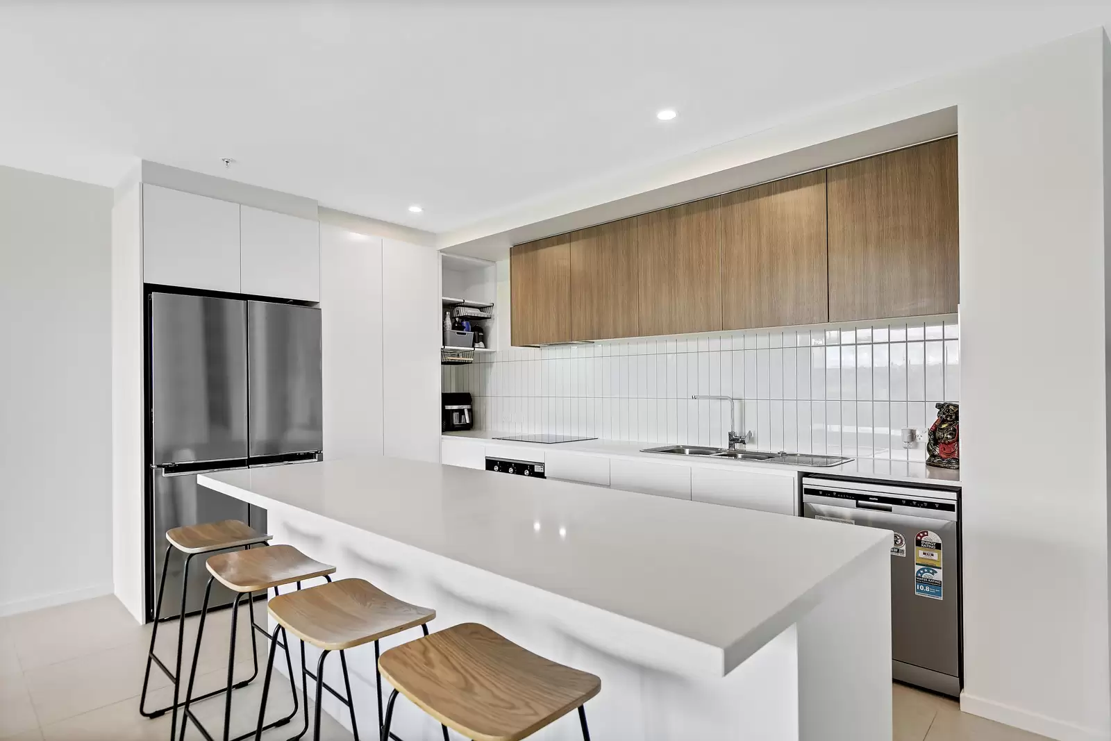 415/12 South Sea Islander Way, Maroochydore Sold by Queensland Sotheby's International Realty - image 1