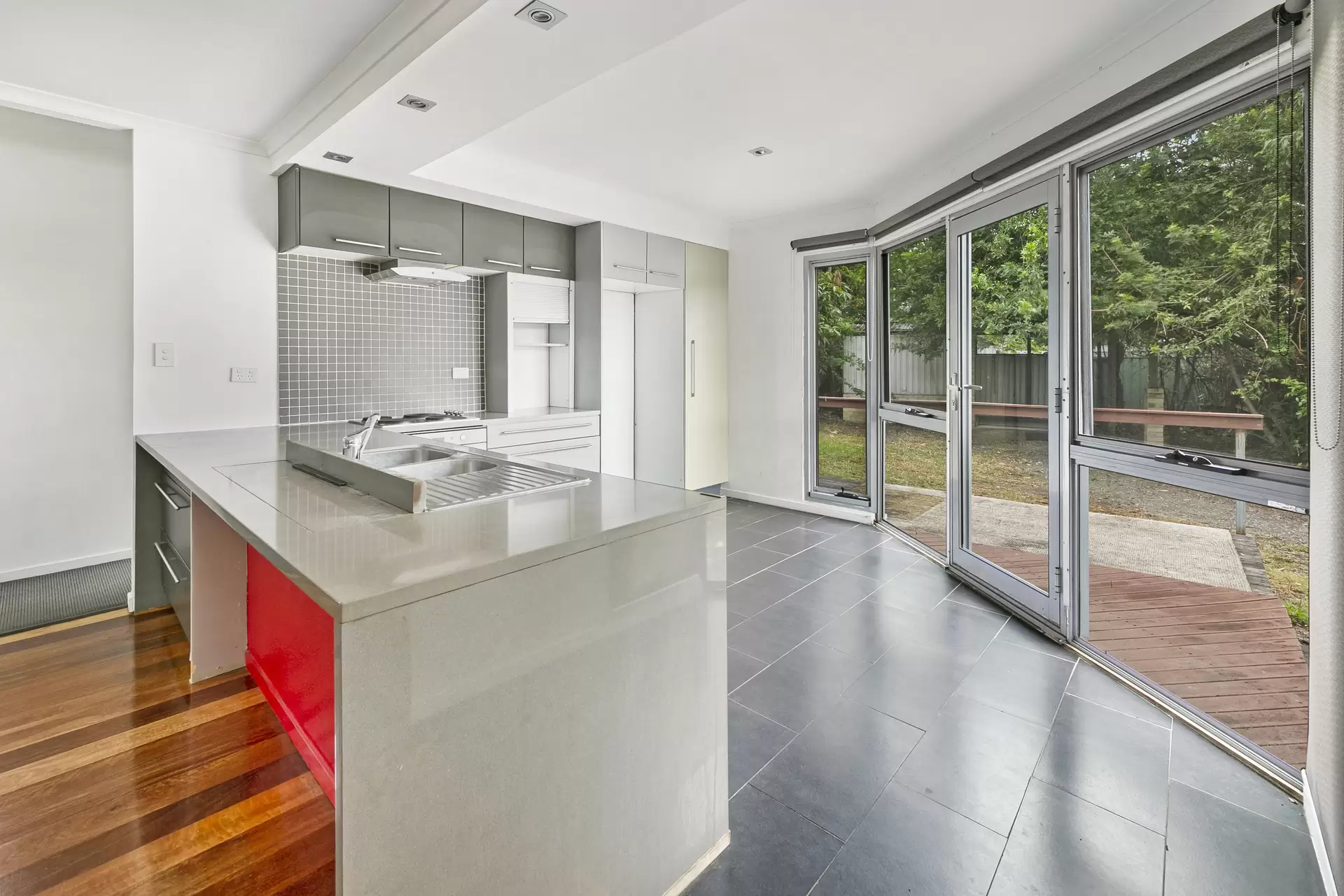 130 Falconer Street, Southport Sold by Queensland Sotheby's International Realty - image 1