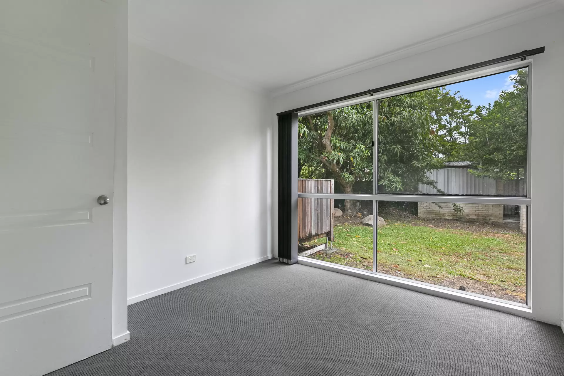 130 Falconer Street, Southport Sold by Queensland Sotheby's International Realty - image 1