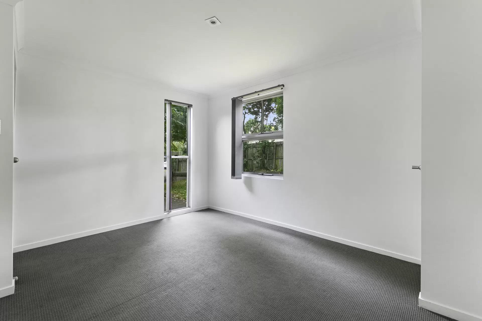 130 Falconer Street, Southport Sold by Queensland Sotheby's International Realty - image 1