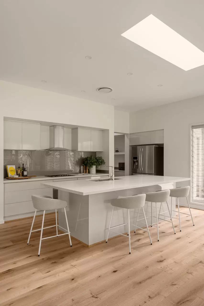 129 Charleton Street, Chandler Sold by Queensland Sotheby's International Realty - image 1
