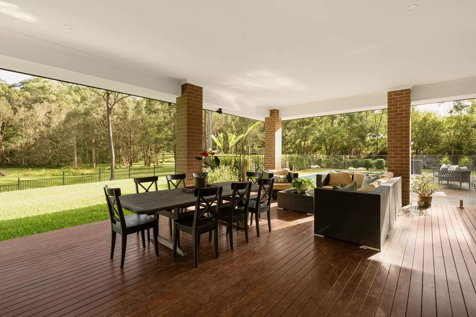 129 Charleton Street, Chandler Sold by Queensland Sotheby's International Realty - image 1