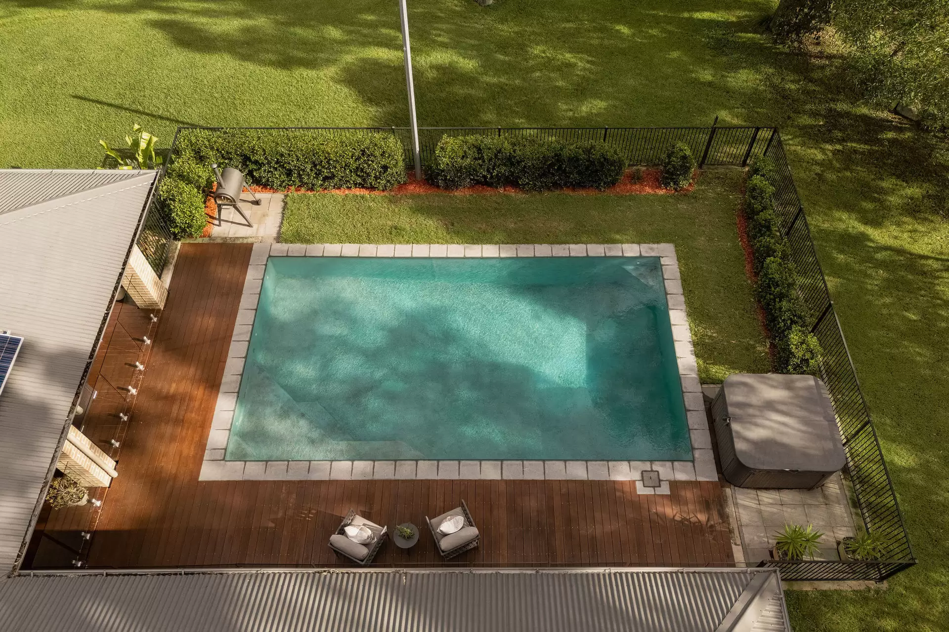 129 Charleton Street, Chandler Sold by Queensland Sotheby's International Realty - image 1