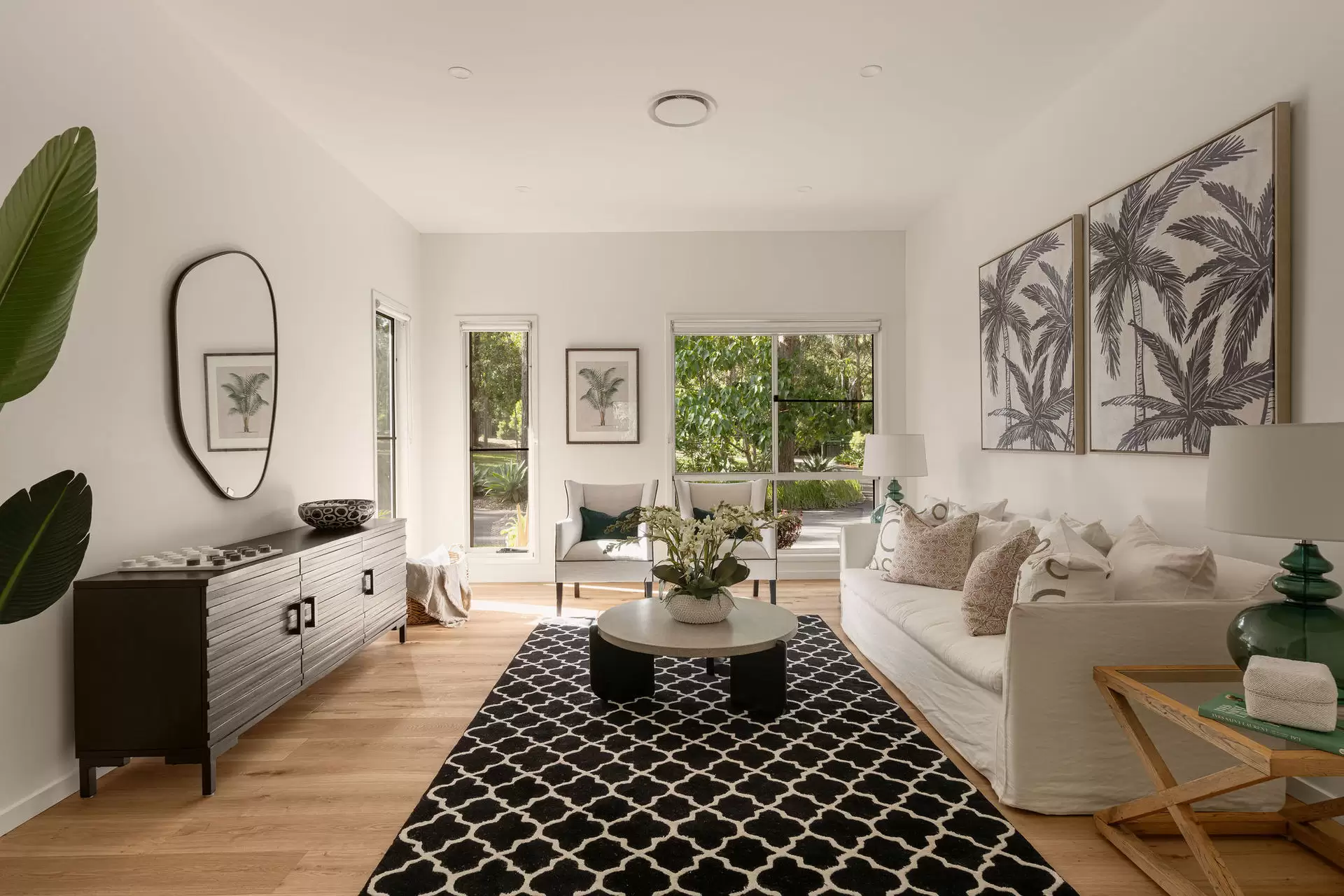 129 Charleton Street, Chandler Sold by Queensland Sotheby's International Realty - image 1