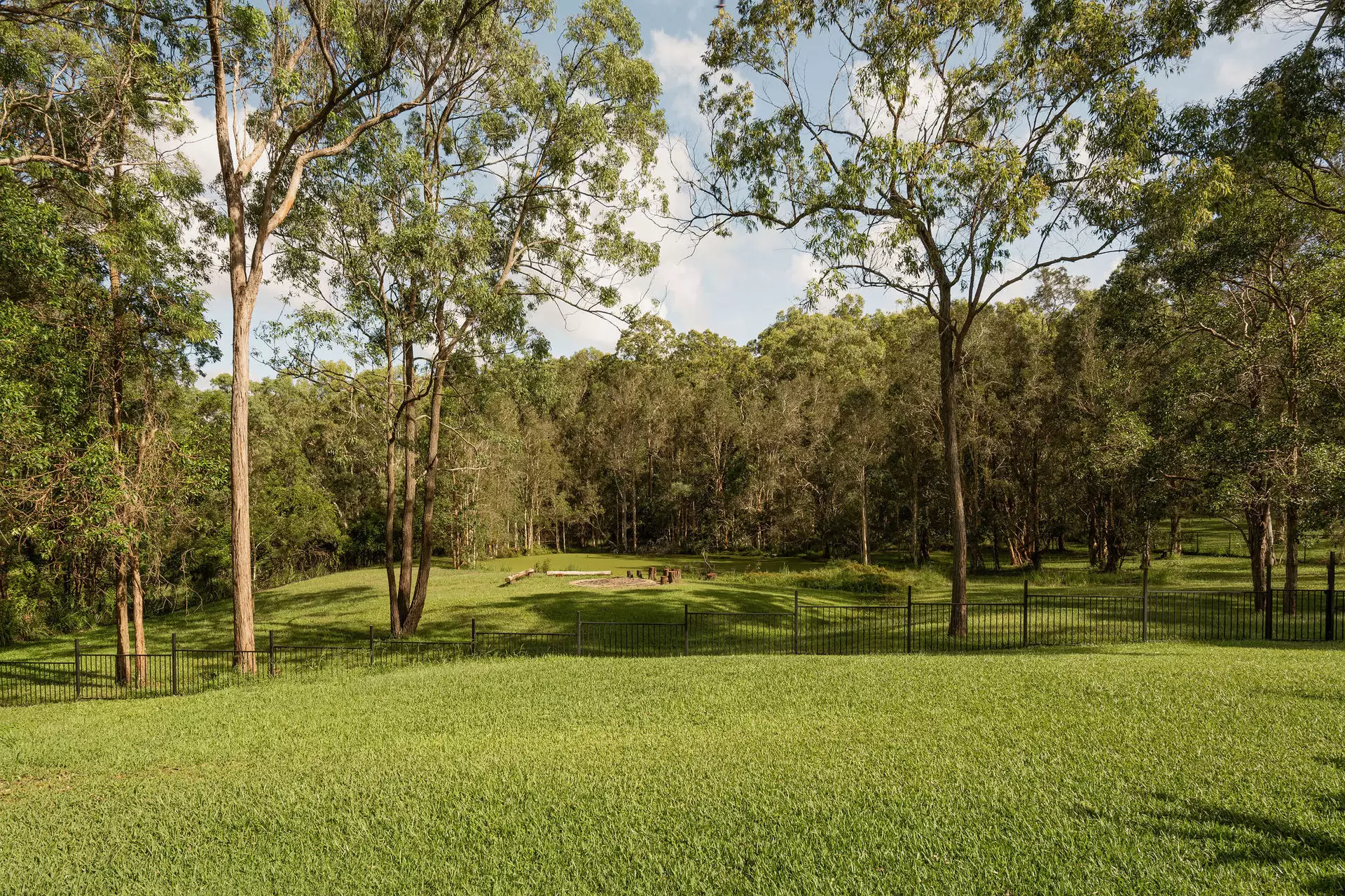 129 Charleton Street, Chandler Sold by Queensland Sotheby's International Realty - image 1
