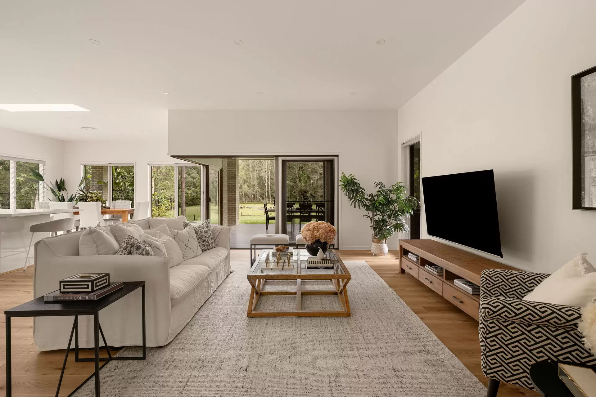 129 Charleton Street, Chandler Sold by Queensland Sotheby's International Realty - image 1