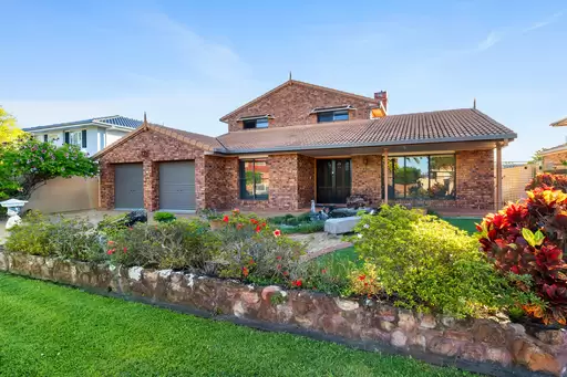 6 Sternlight Court, Raby Bay Sold by Queensland Sotheby's International Realty