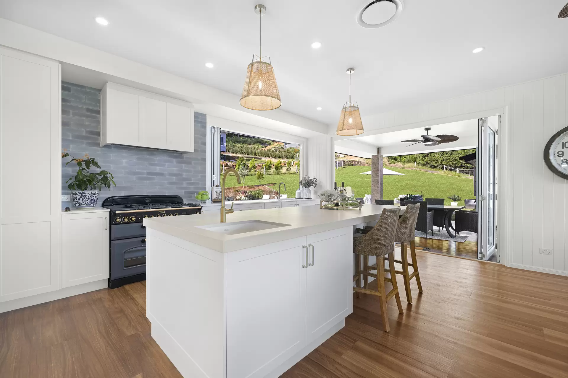 389 Paynters Creek Road, Rosemount Sold by Queensland Sotheby's International Realty - image 1