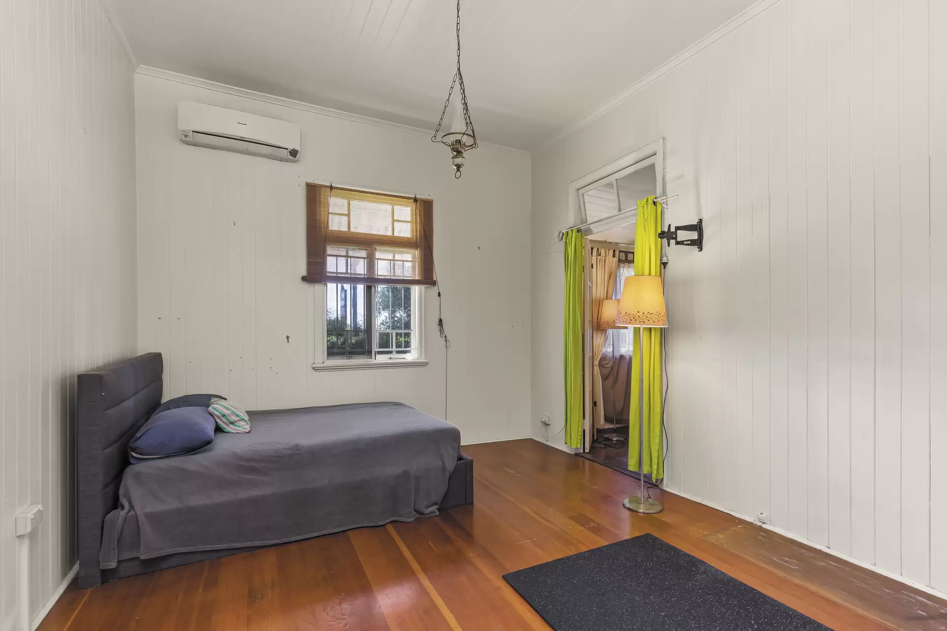 181 Birkdale Road, Birkdale Sold by Queensland Sotheby's International Realty - image 1