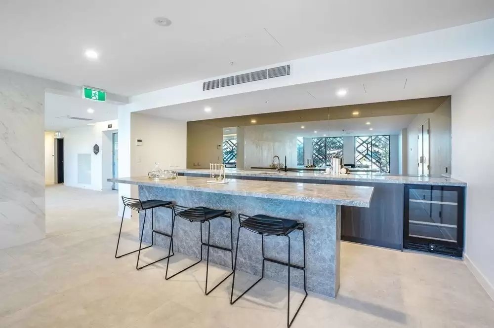 404/185 Old Burleigh Road, Broadbeach Sold by Queensland Sotheby's International Realty - image 1