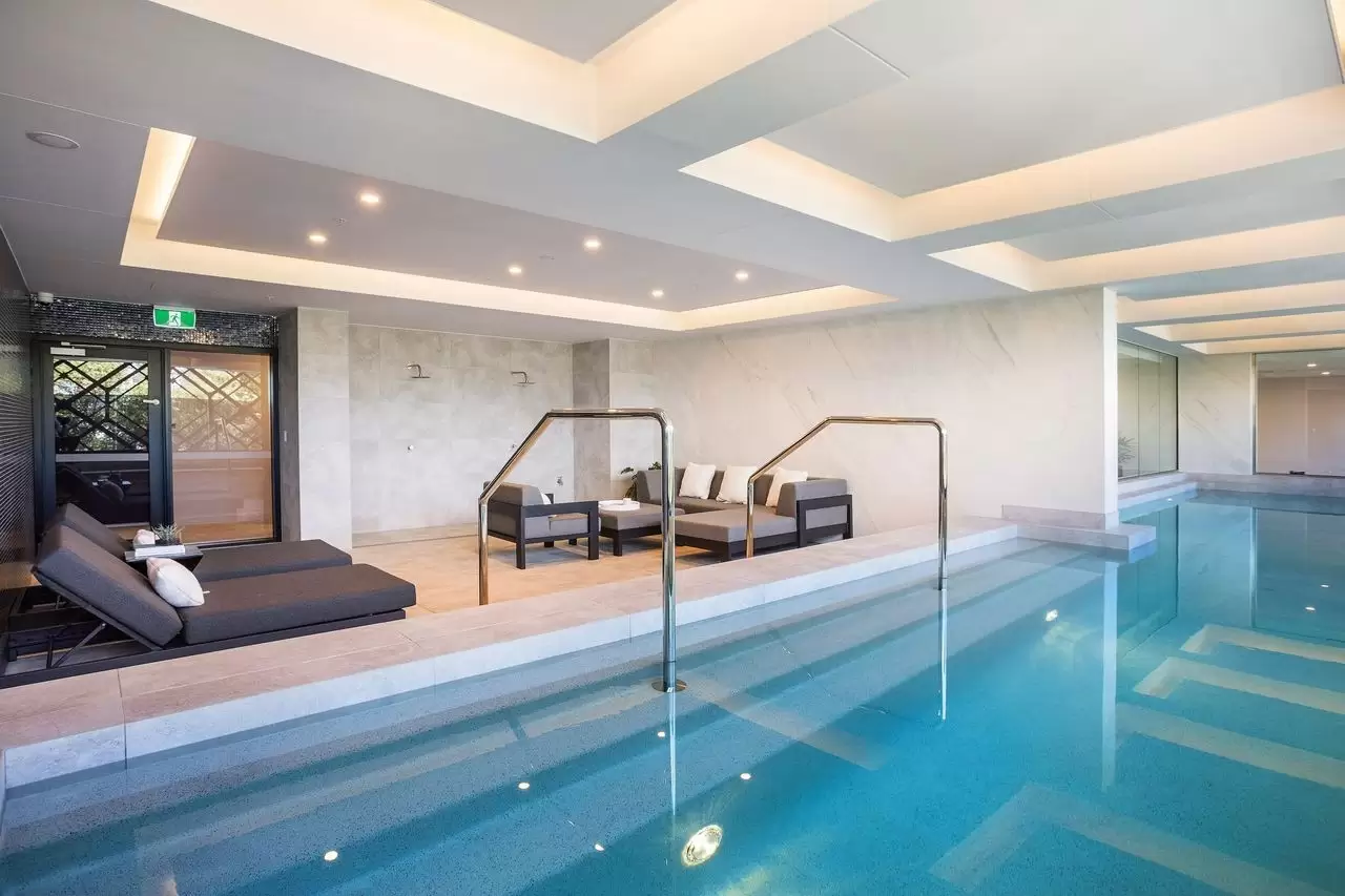 404/185 Old Burleigh Road, Broadbeach Sold by Queensland Sotheby's International Realty - image 1