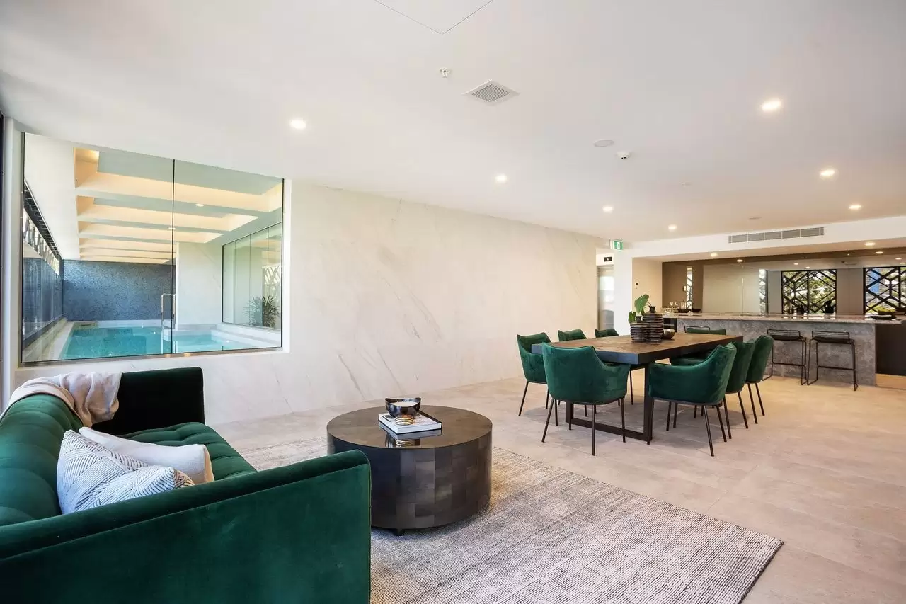 404/185 Old Burleigh Road, Broadbeach Sold by Queensland Sotheby's International Realty - image 1