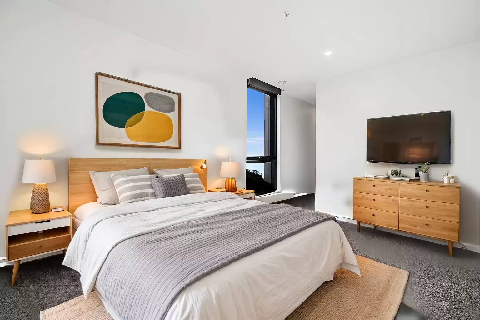 404/185 Old Burleigh Road, Broadbeach Sold by  - image 1