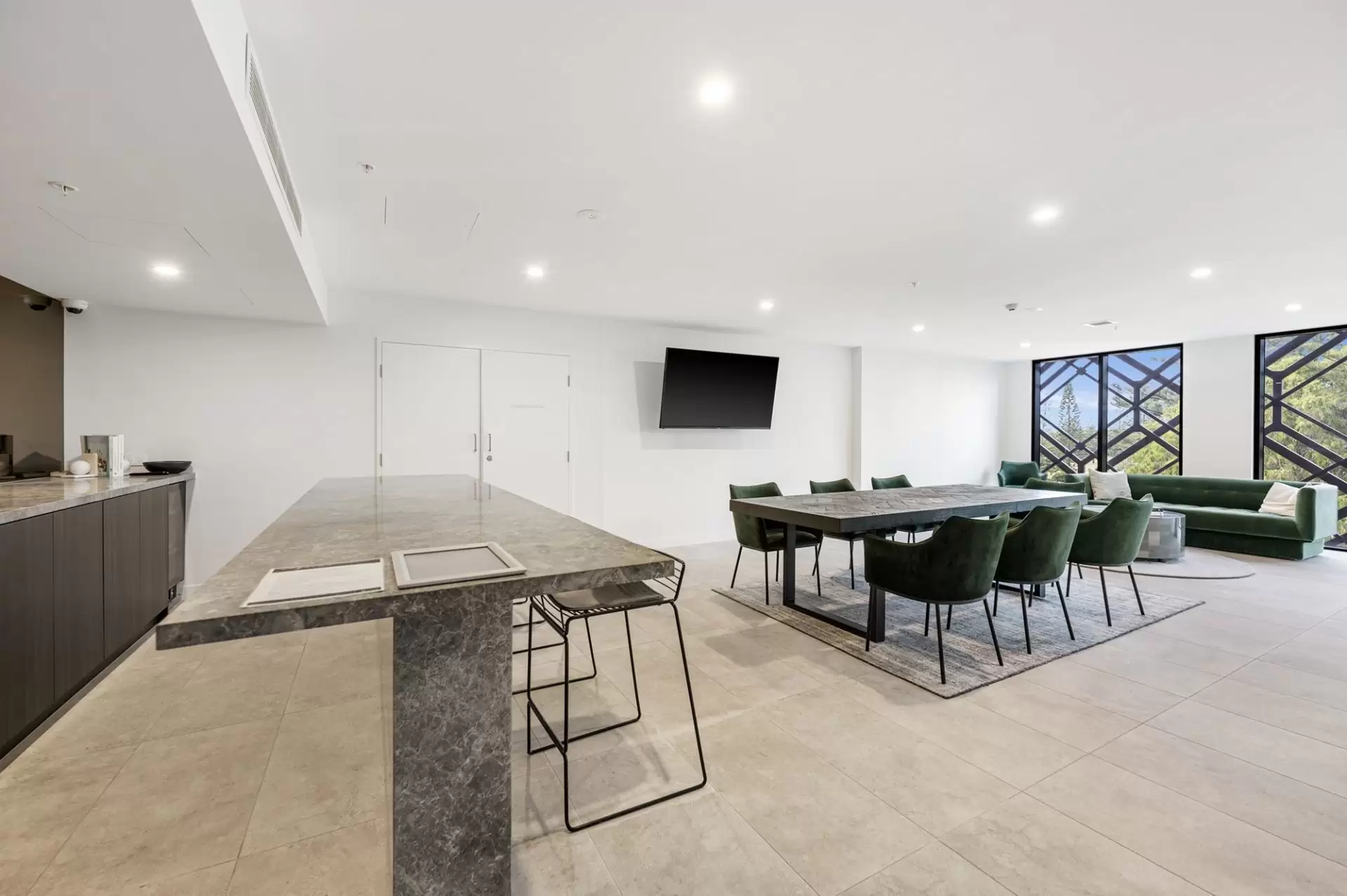 404/185 Old Burleigh Road, Broadbeach Sold by Queensland Sotheby's International Realty - image 1