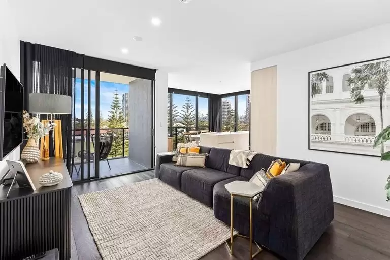 404/185 Old Burleigh Road, Broadbeach Sold by Queensland Sotheby's International Realty - image 1