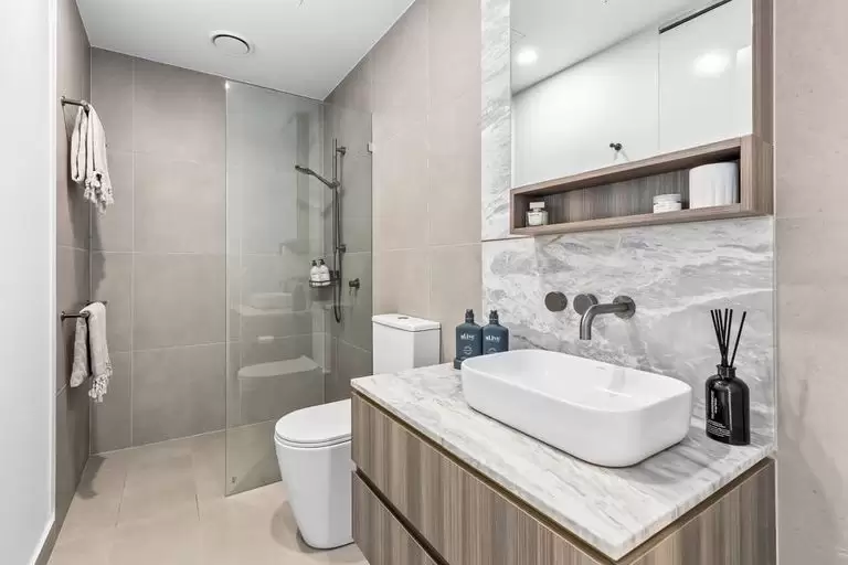 404/185 Old Burleigh Road, Broadbeach Sold by Queensland Sotheby's International Realty - image 1