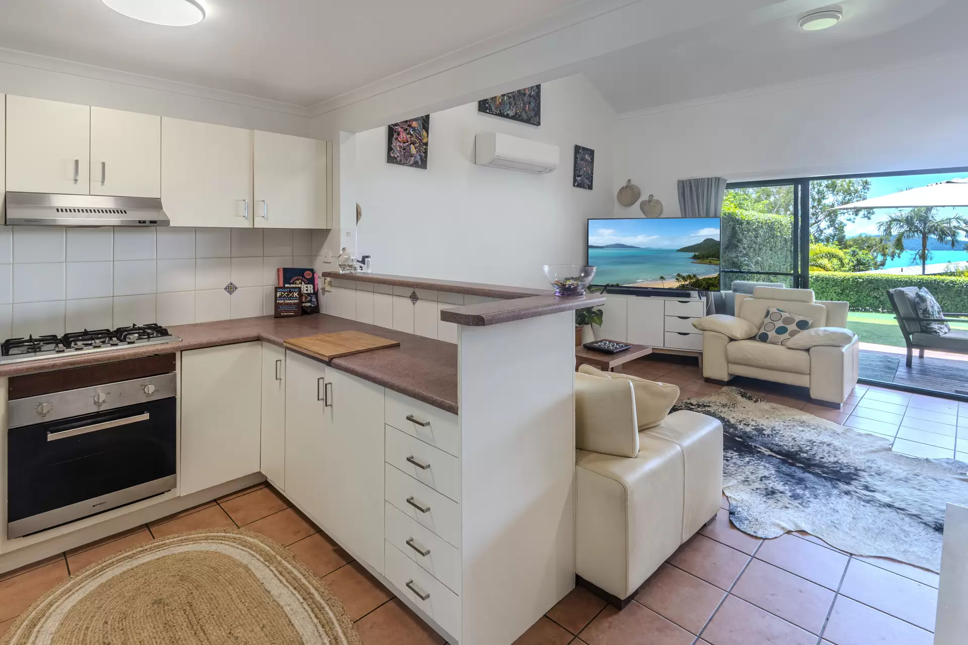 4 Banksia Court, Hamilton Island Sold by Queensland Sotheby's International Realty - image 1