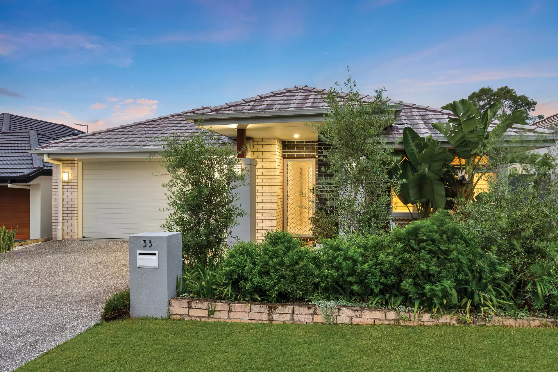 33 Angliss Circuit, Thornlands Sold by  - image 1