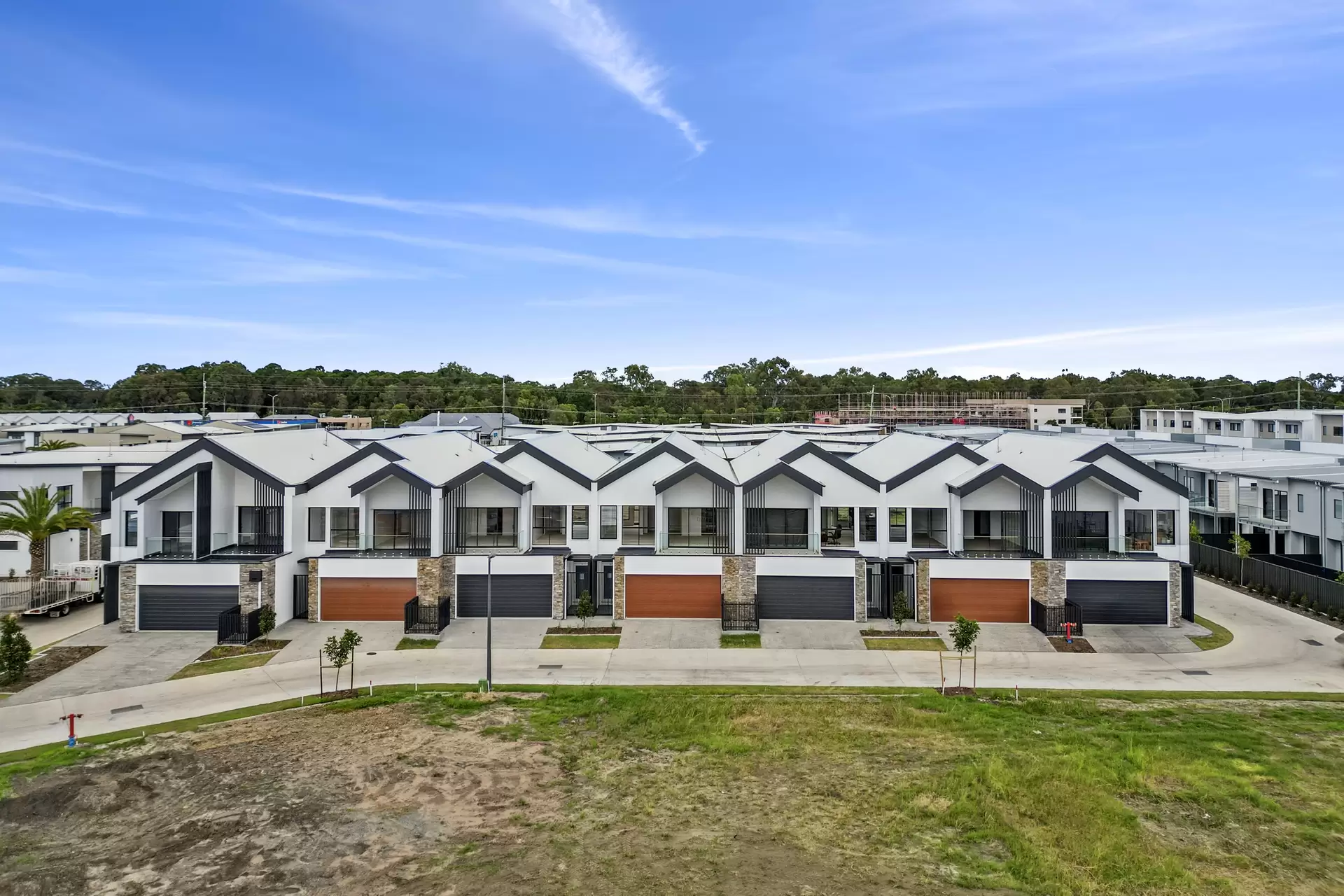 20/2 Lyra Avenue, Hope Island Sold by  - image 1