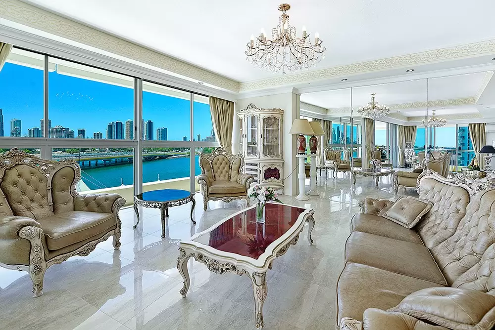 Level 8/C8-4/75 Brighton Parade, Southport Sold by Queensland Sotheby's International Realty - image 1