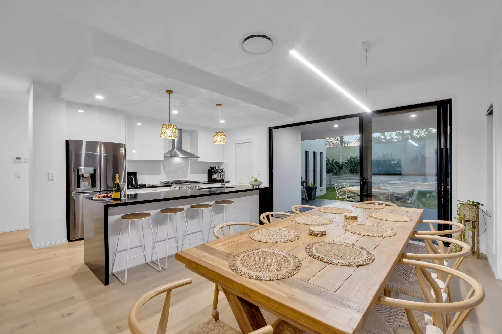 4 Tea Tree Grove, Peregian Springs Sold by  - image 1