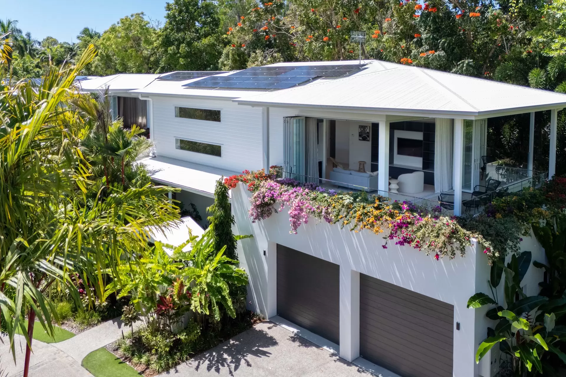 6 Rachel Carson Lane, Port Douglas Sold by Queensland Sotheby's International Realty - image 1