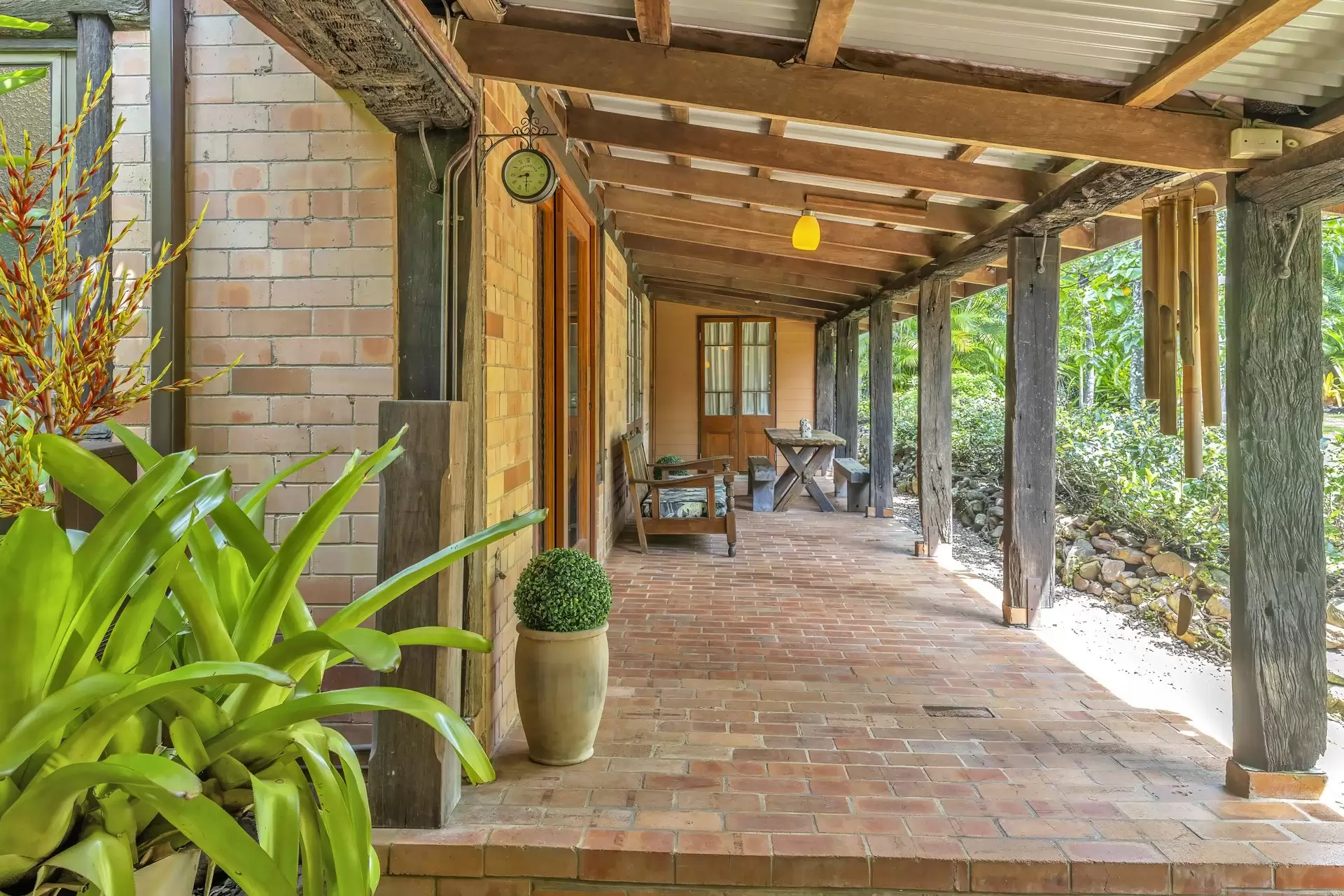 87-93 Jubilee Pocket Road, Jubilee Pocket Sold by Queensland Sotheby's International Realty - image 1