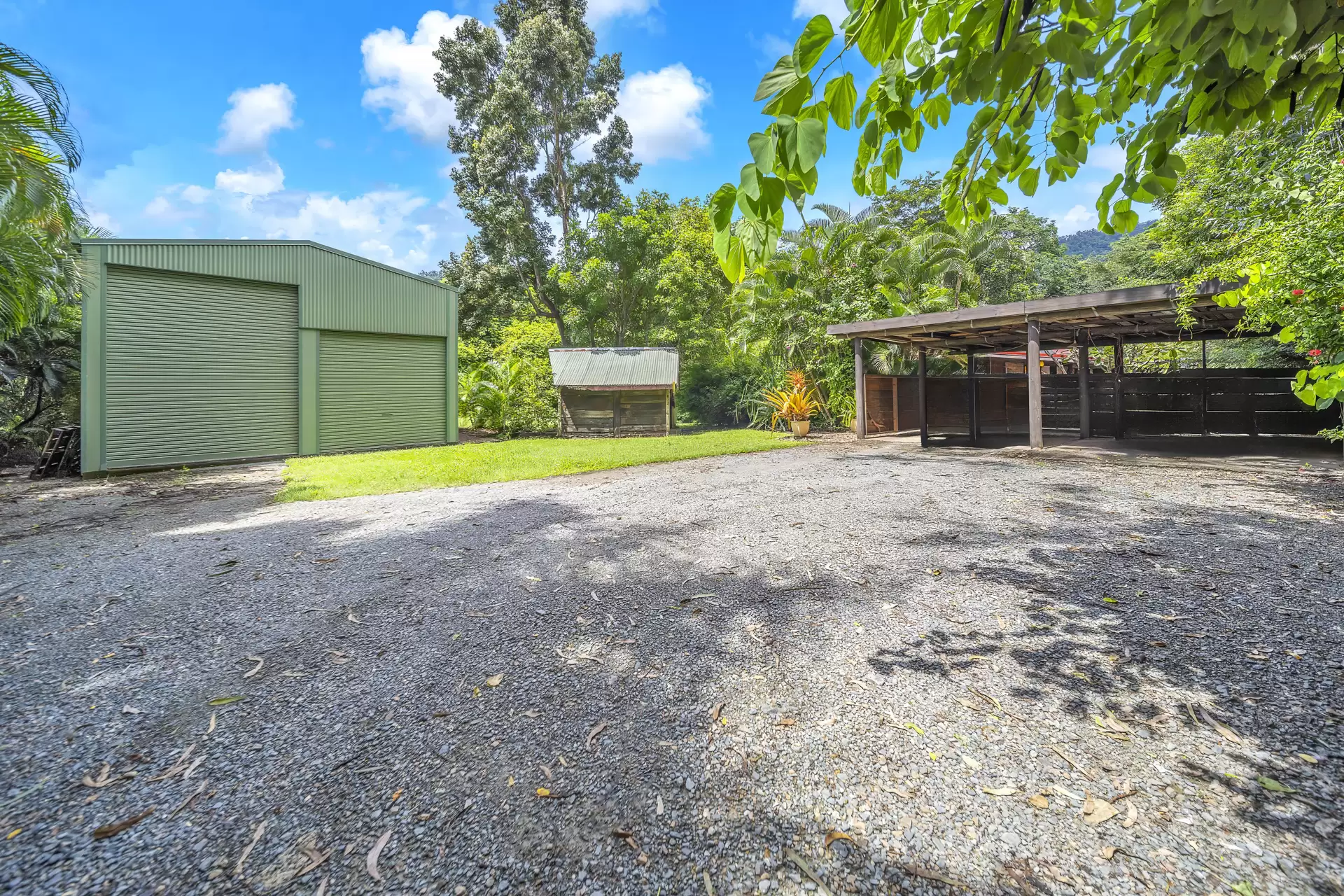 87-93 Jubilee Pocket Road, Jubilee Pocket Sold by Queensland Sotheby's International Realty - image 1