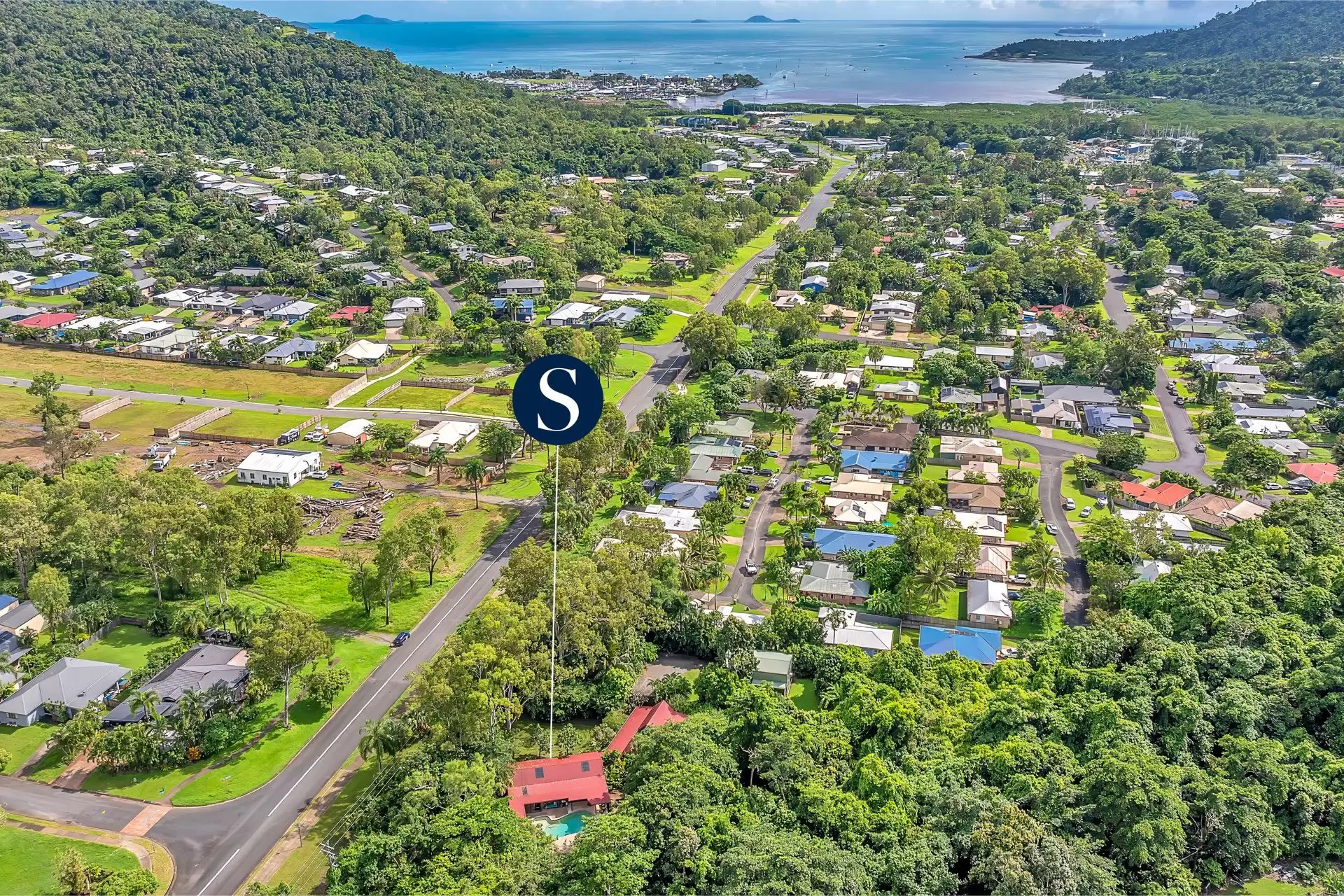 87-93 Jubilee Pocket Road, Jubilee Pocket Sold by Queensland Sotheby's International Realty - image 1