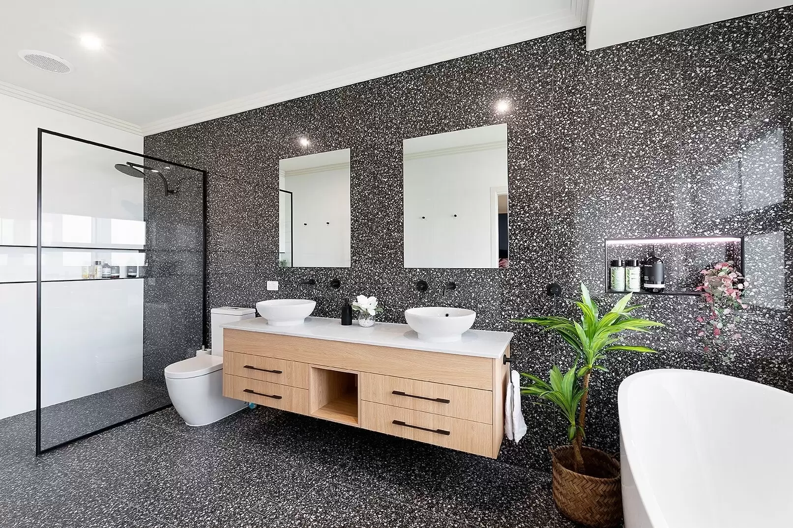 414 Bootooloo Road, Bowen Sold by Queensland Sotheby's International Realty - image 1