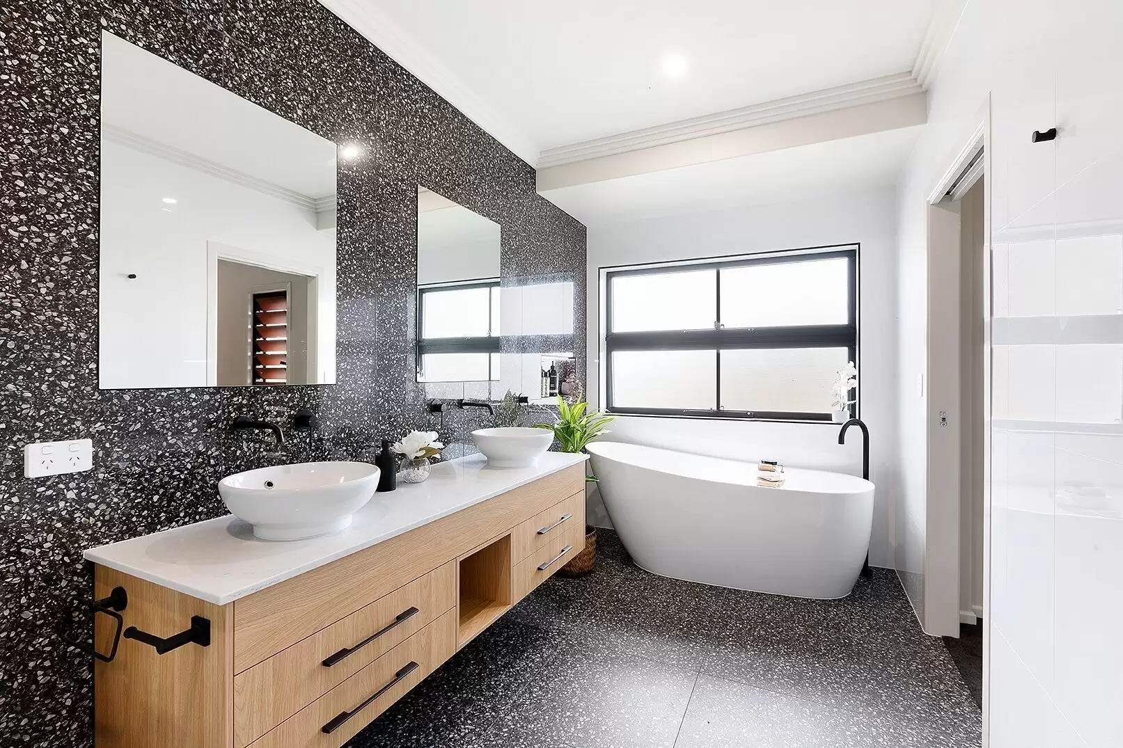 414 Bootooloo Road, Bowen Sold by Queensland Sotheby's International Realty - image 1