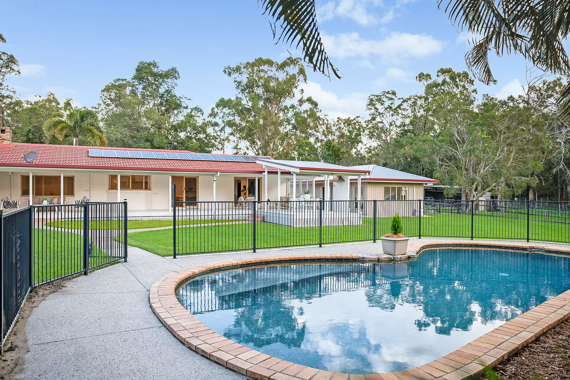 134 German Church Road, Carbrook Sold by  - image 1