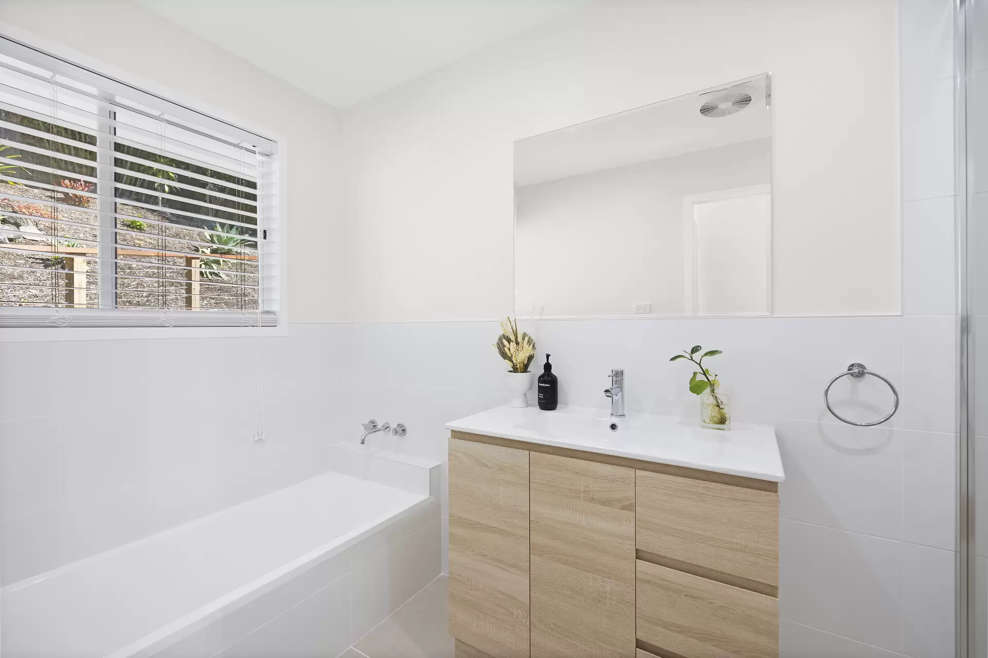 35 Quorn Close, Buderim Sold by Queensland Sotheby's International Realty - image 1