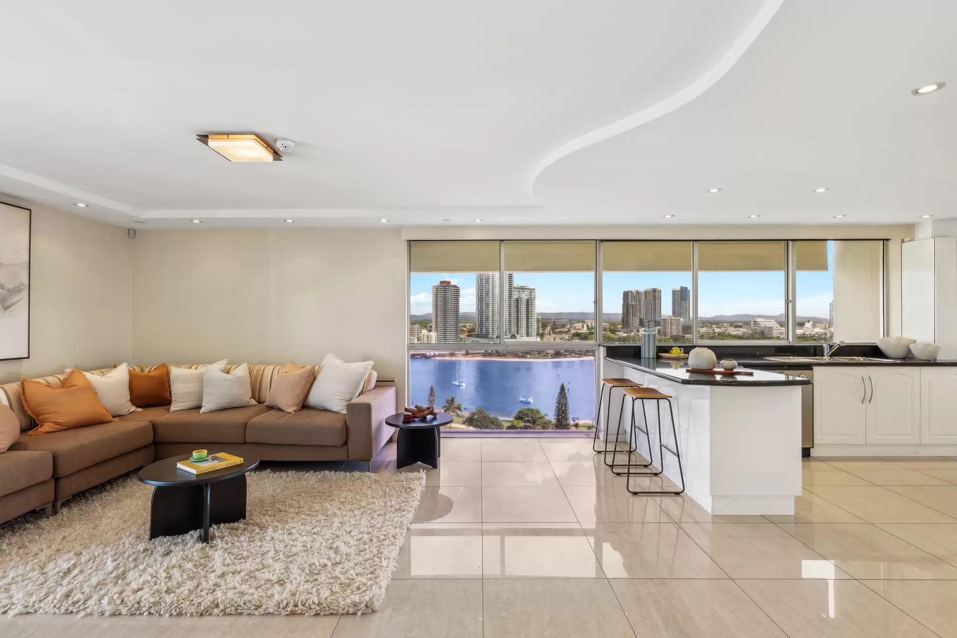 41/18 MacArthur Parade, Main Beach Sold by Queensland Sotheby's International Realty - image 1