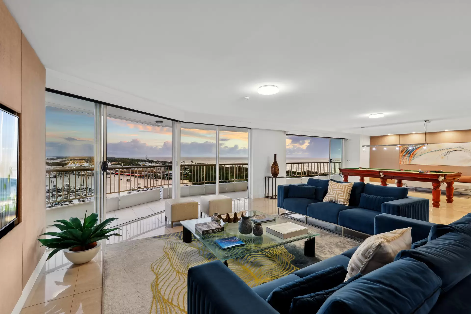 41/18 MacArthur Parade, Main Beach Sold by Queensland Sotheby's International Realty - image 1