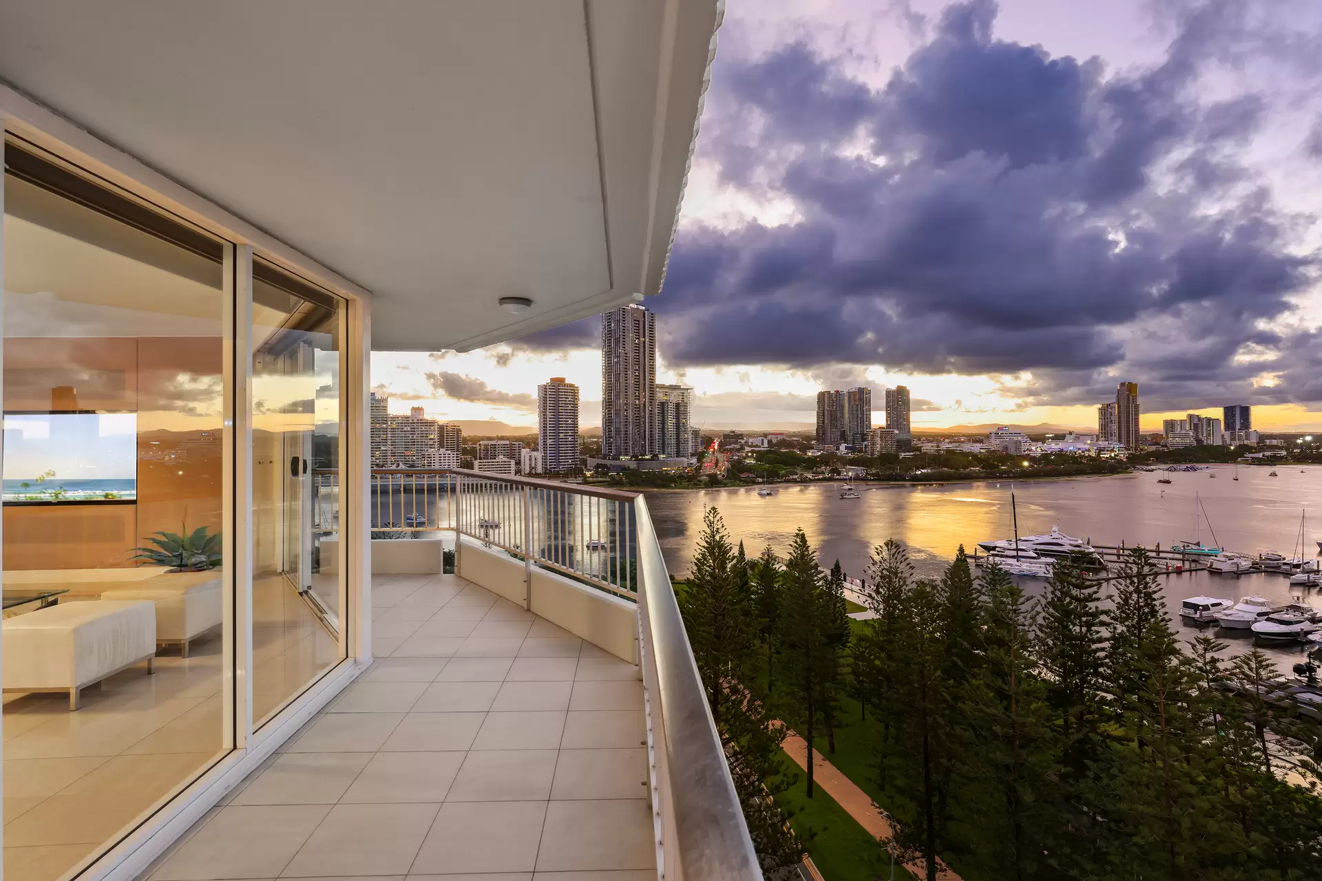 41/18 MacArthur Parade, Main Beach Sold by Queensland Sotheby's International Realty - image 1