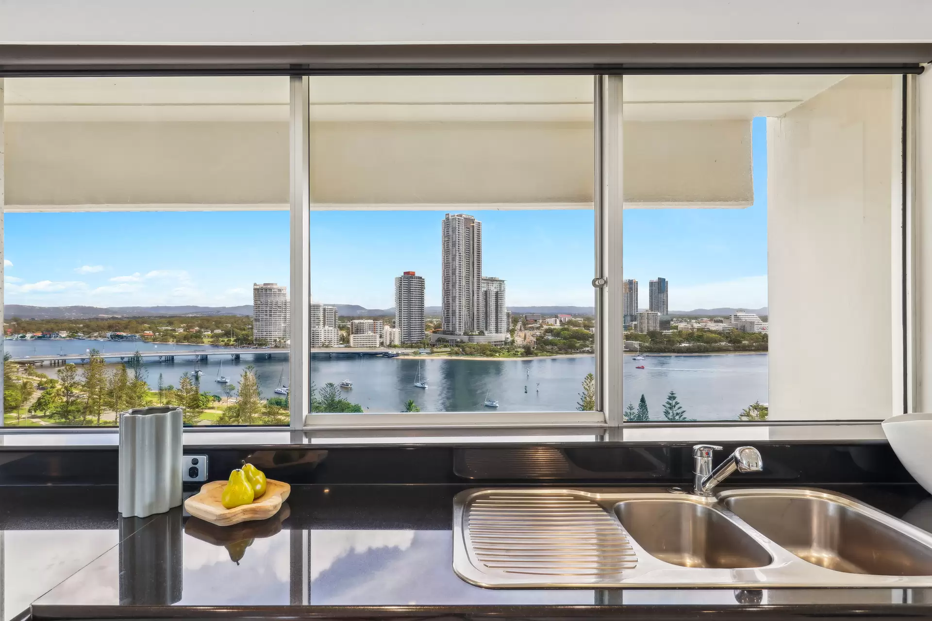 41/18 MacArthur Parade, Main Beach Sold by Queensland Sotheby's International Realty - image 1