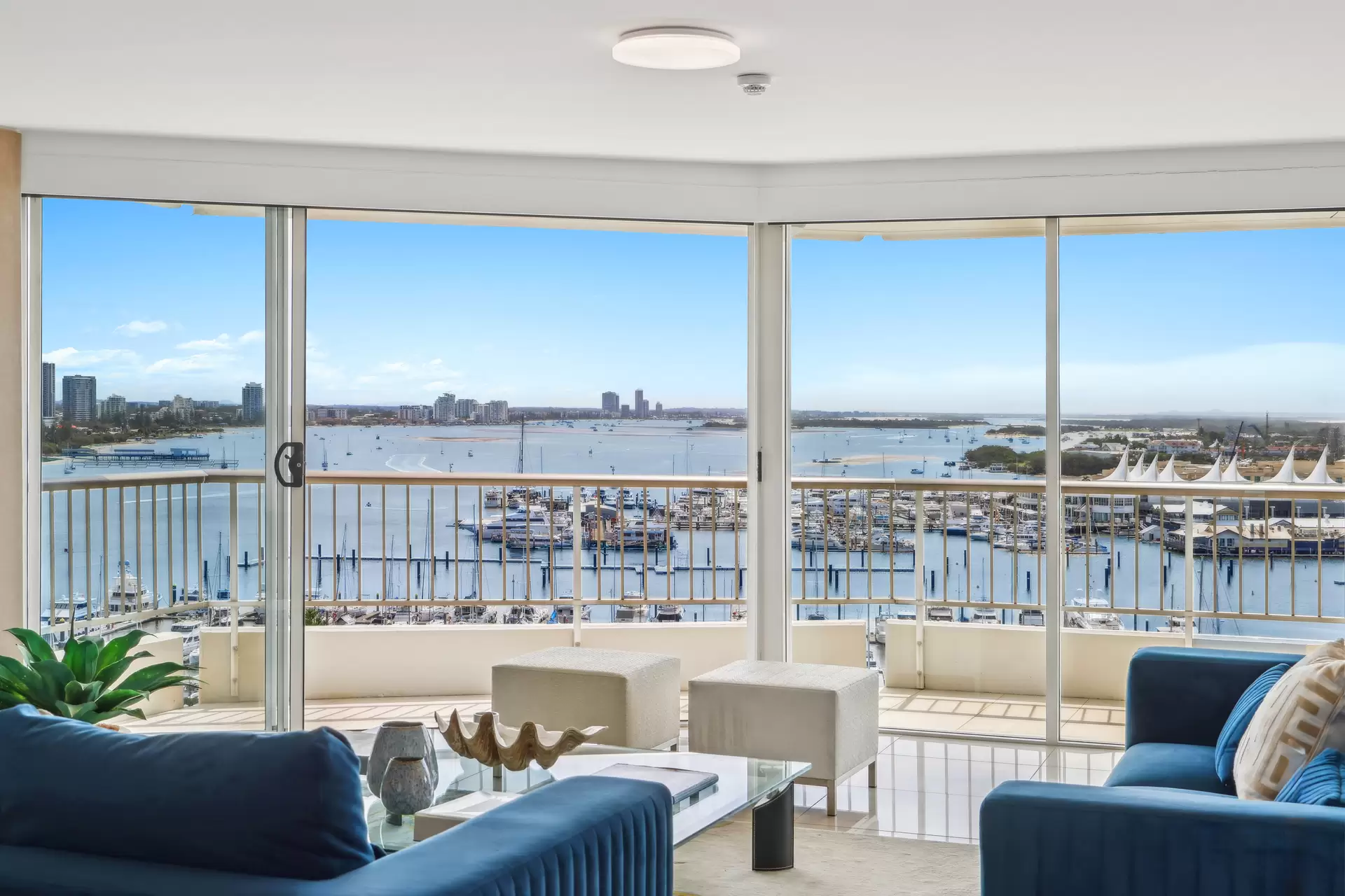 41/18 MacArthur Parade, Main Beach Sold by Queensland Sotheby's International Realty - image 1