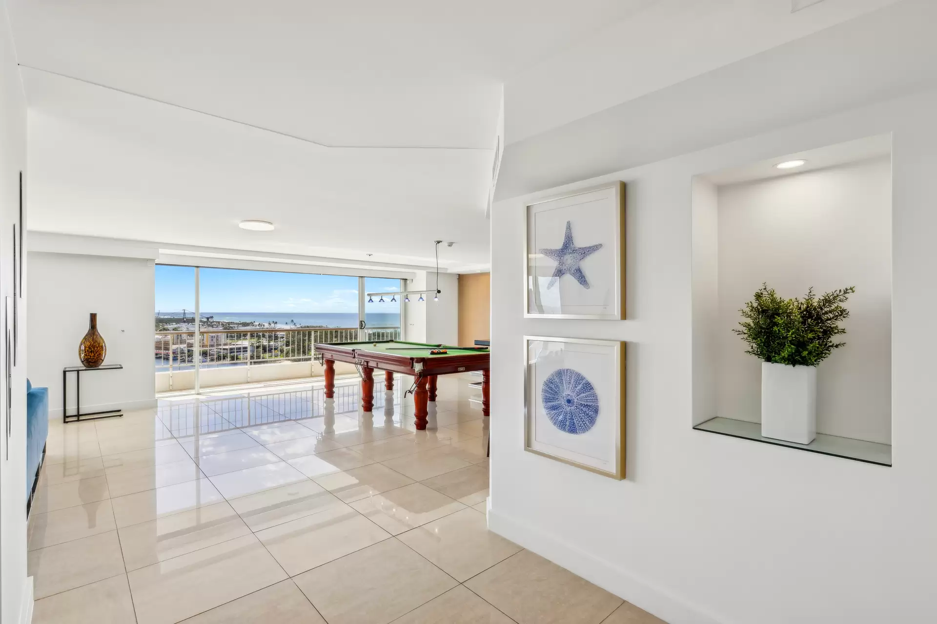 41/18 MacArthur Parade, Main Beach Sold by Queensland Sotheby's International Realty - image 1