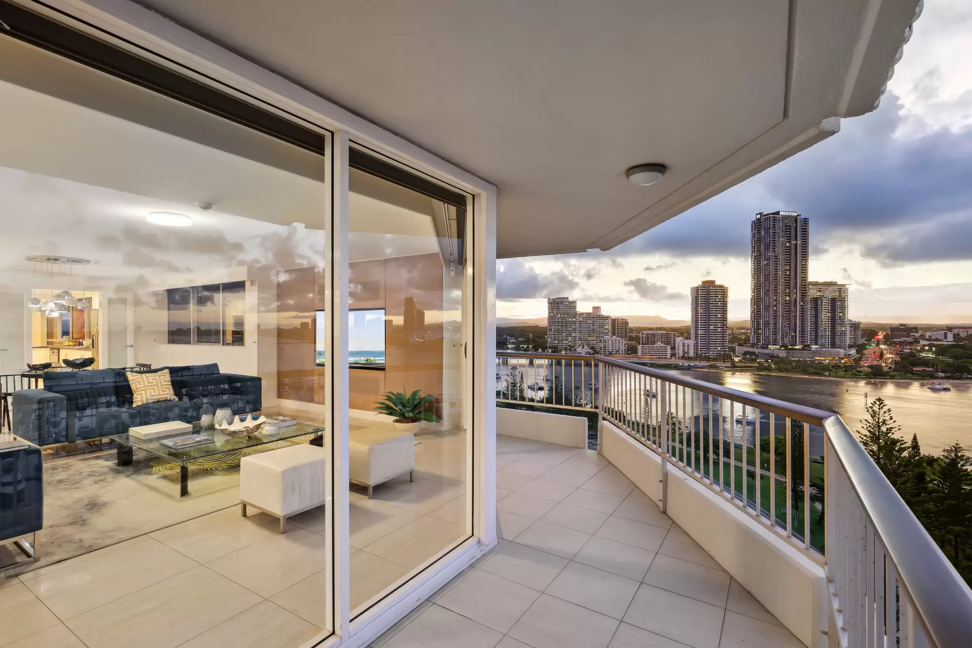 41/18 MacArthur Parade, Main Beach Sold by Queensland Sotheby's International Realty - image 1