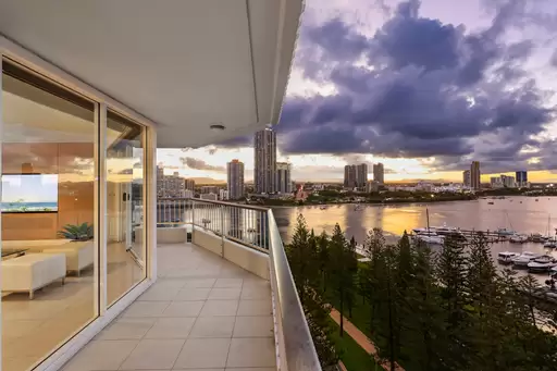 41/18 MacArthur Parade, Main Beach Sold by 