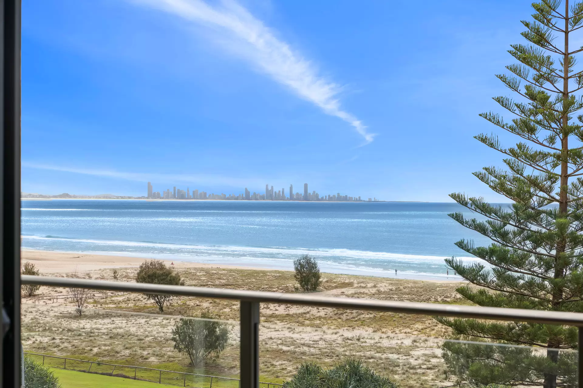 26/32-34 Musgrave Street, Coolangatta Sold by  - image 1